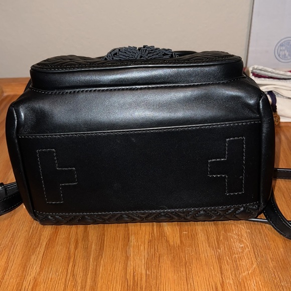 ✨EUC Black Tory Burch Fleming Backpack - Picture 8 of 14